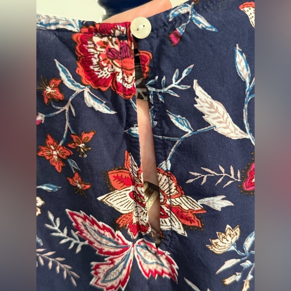 Old Navy Floral Sleeveless Keyhole Neckline Top, Size Large - Picture 8 of 8